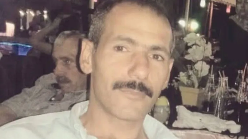17 yaşındaki çocuk babasını, kız arkadaşına mesaj attığı iddiasıyla öldürdü