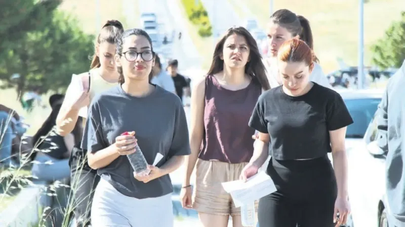 2025 AYT tamamlandı: Adaylar matematik ve tarih sorularının zorluğunu tartışıyor