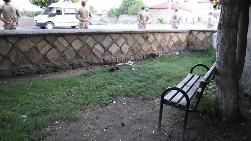 Alkollü şahıs arkadaşının boğazını kesip öldürdü