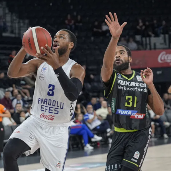 Efes Fırtınası Yunanistan'da! Olympiakos'u Devirecek Mi?