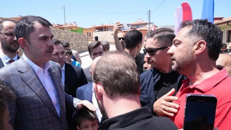 ASrın felaketinden sonra yeniden inşa edildi! Adıyaman Zey Köyü sakinlerinden Bakan Murat Kurum'a teşekkür: Bizi bebek gibi baktınız