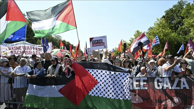 Berlin'de Filistin'e Destek Milyonları Sokaklara Döktü!
