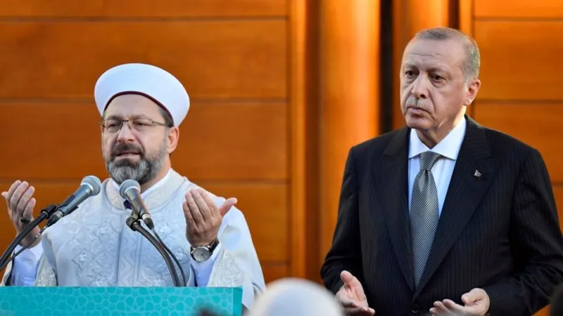 Cumhurbaşkanı Erdoğan Diyanet'te Ali Erbaş dönemi kadrolarını görevden aldı