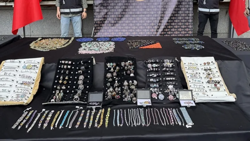 Değerli taş kaçakçılığından 35 gözaltı; 445 milyon 750 bin liralık ürün ele geçti