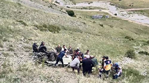 Erzurum'da kamyonet şarampole devrildi: Sürücü hayatını kaybetti