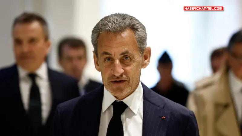 Eski Fransa Cumhurbaşkanı Nicolas Sarkozy’nin onur nişanı geri alındı