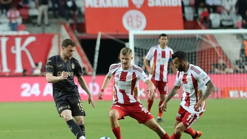 Fırtına esti! Trabzonspor Antalyaspor'u 2-0 mağlup etti