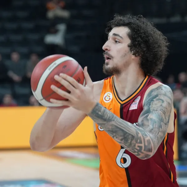 Galatasaray'da Şok Ayrılık! Emir Kabaca Gitti Mi? İşte Detaylar