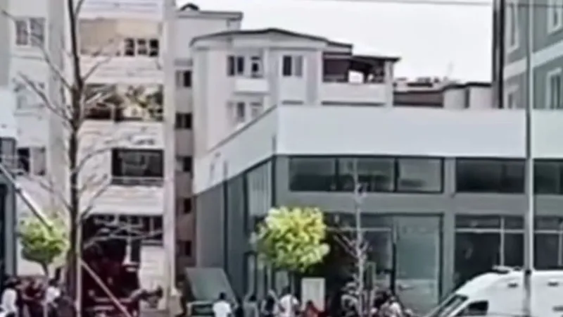 Gaziantep'te korkunç olay! Temizlik yaparken 7'nci kattan düşen bina görevlisi can verdi