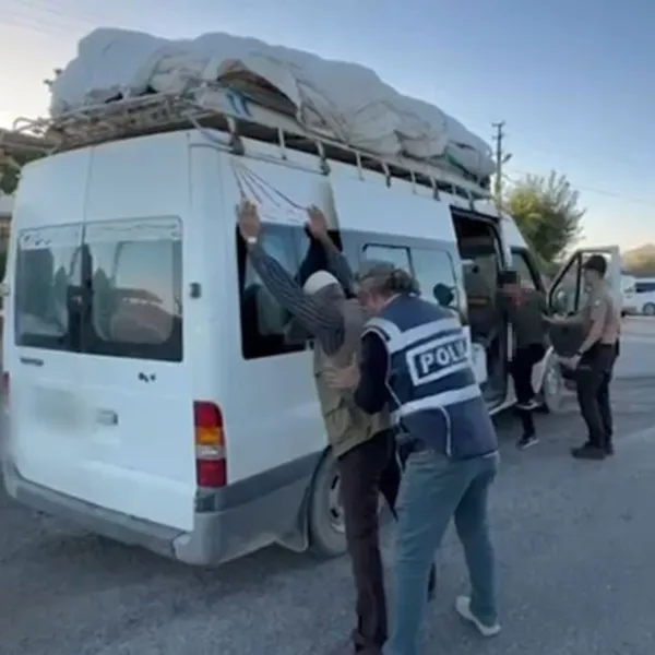 22 Yıllık Kaçış Bitti! İki Cinayetten Aranan Zanlı Yakalandı