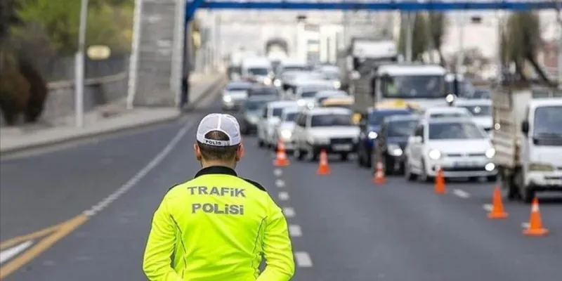 İstanbul'da bazı yol ve caddeler trafiğe kapatıldı