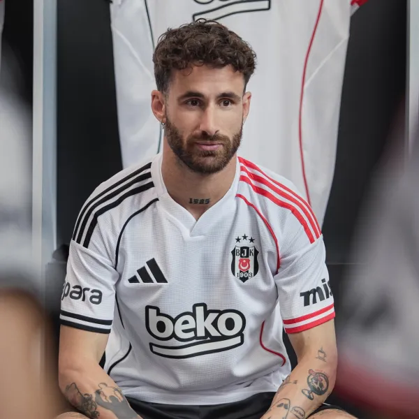 İşte Beşiktaş'ın yeni sezon formaları!