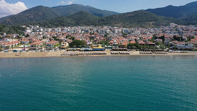 İzmir'de su sıcaklığı 28 dereceye yükselecek