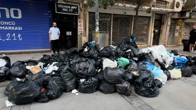 İzmir'de tepki toplayan manzara! Grev sürüyor, kentte hizmetler aksıyor