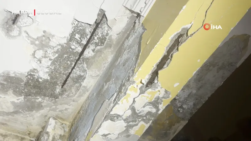 Kocaeli'de dehşet: Bir binanın kolonları çatladı, aileler korkuyla kaçtı