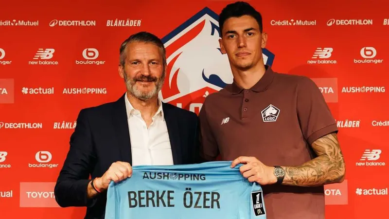 Lille, milli kaleci Berke Özer'i resmen kadrosuna kattı
