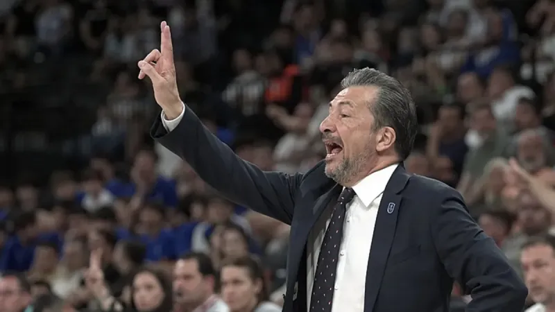 Luca Banchi Anadolu Efes'e veda etti!