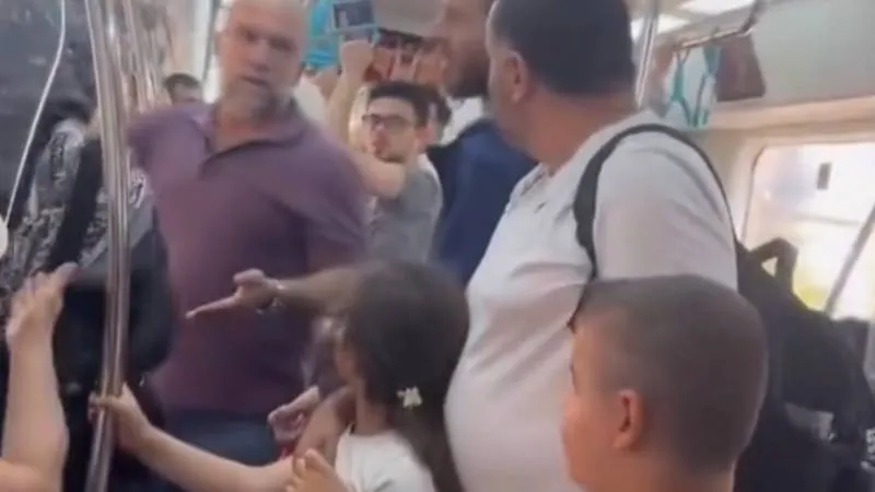 Marmaray'da çocukları önünde bir babayı darbeden şahıslar tutuklandı