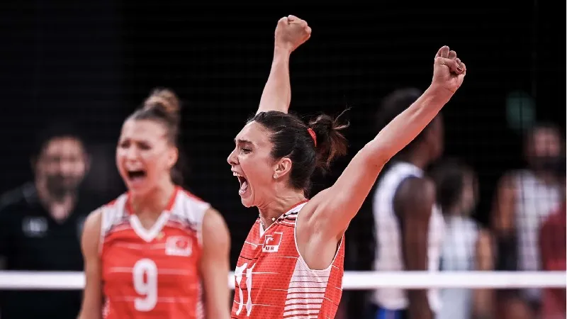 Naz Aydemir Akyol Galatasaray Daikin’e transfer oldu