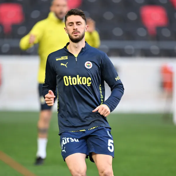Fenerbahçe Şokta! Yıldız Oyuncular Cezalı! Derbi Tehlikede mi?