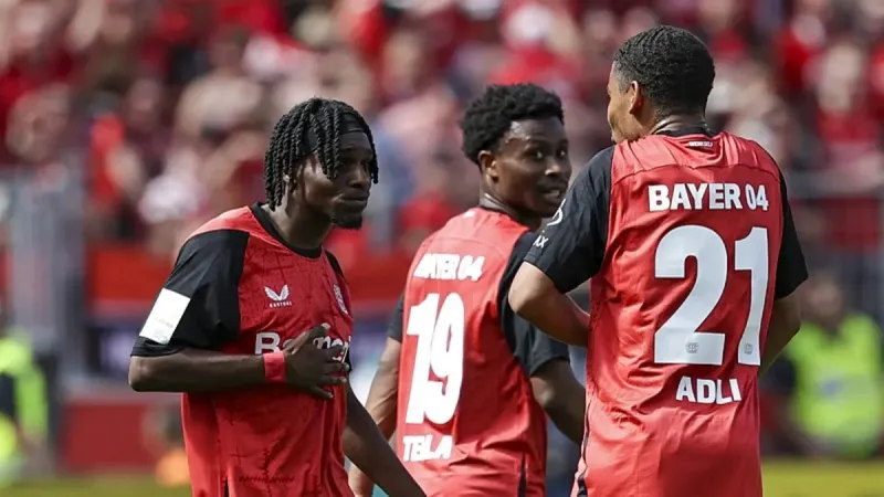Liverpool'un Yeni Sağ Beki: Alman Yıldız Transferi! Şok Detaylar