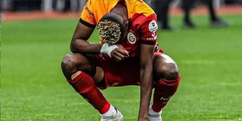 Osimhen Şoku! Galatasaray'da Neler Oluyor? Sakatlık mı, Kriz mi?