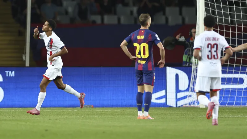 PSG dev maçta Barcelona'yı son dakika golüyle yıktı