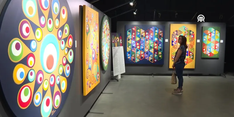 Ressam Ömer Onay'ın "Bilinç Akışı" sergisi ziyarete açıldı