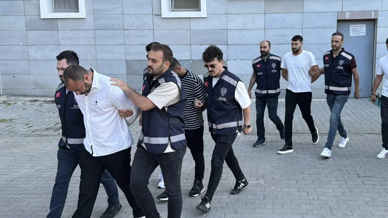 Samsun merkezli sahte içki operasyonunda yakalanan 4 zanlı adliyede