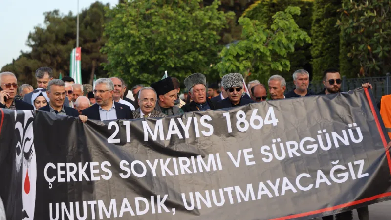 Samsun’da 10 bin kişi, Çerkes Soykırımı ve Sürgünü’nde yaşamını yitirenleri andı