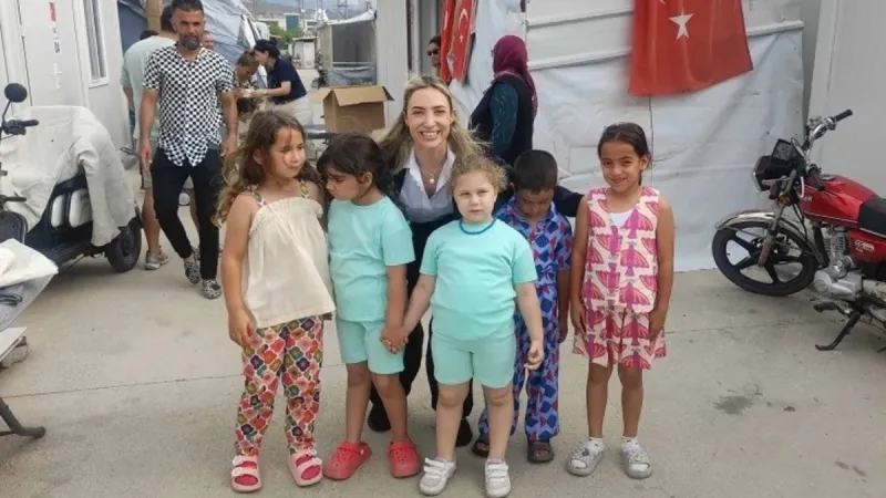 Su Baştuğ bayramda çocukları sevindirdi
