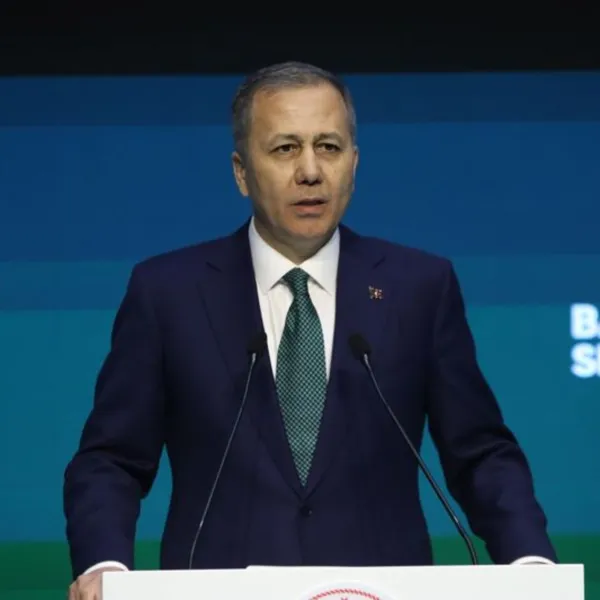 Yerlikaya'dan, yola çıkacaklara uyarı